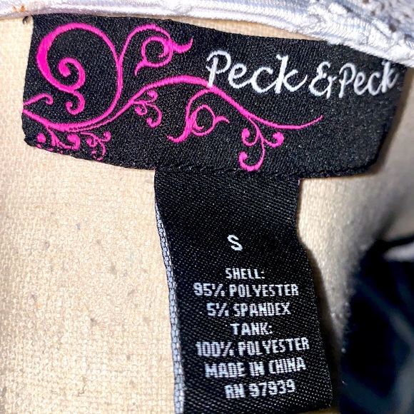 NWOT Peck & Peck White Crochet Tunic. Size Small - Picture 4 of 4